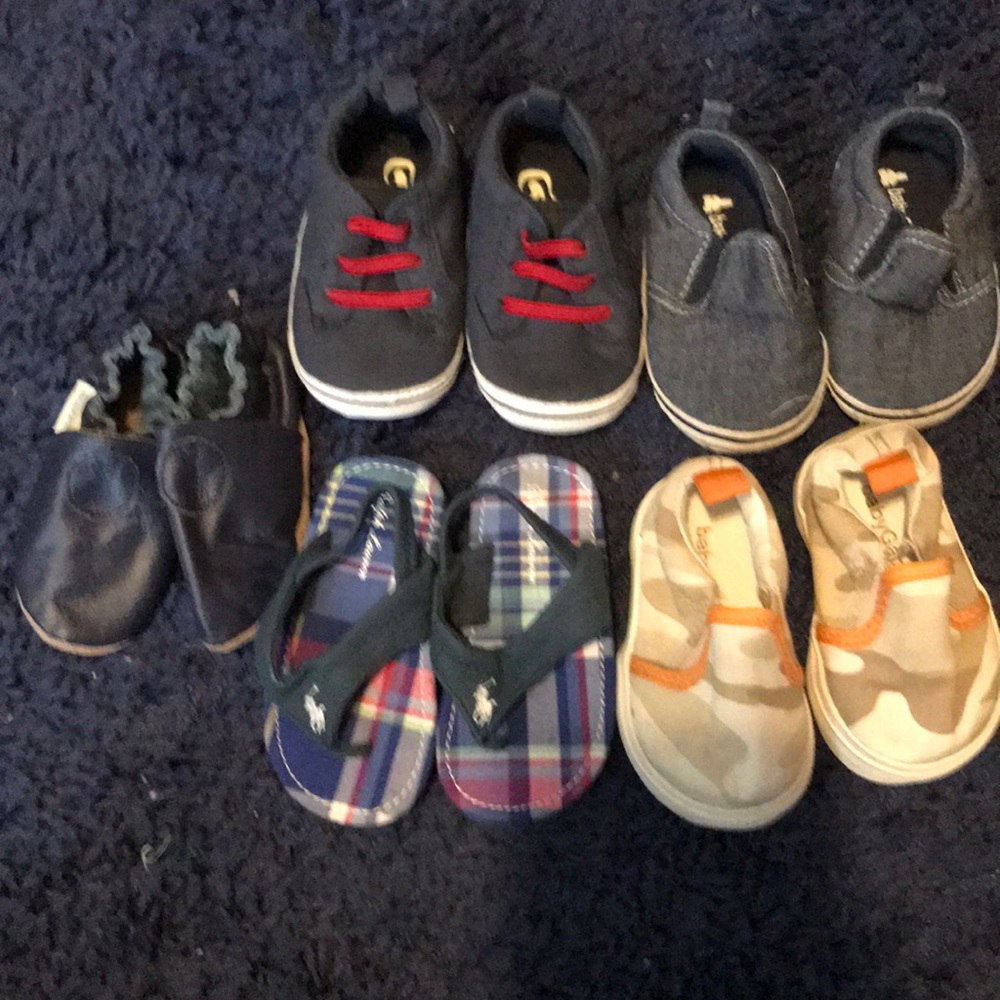 Bundle of toddler shoes